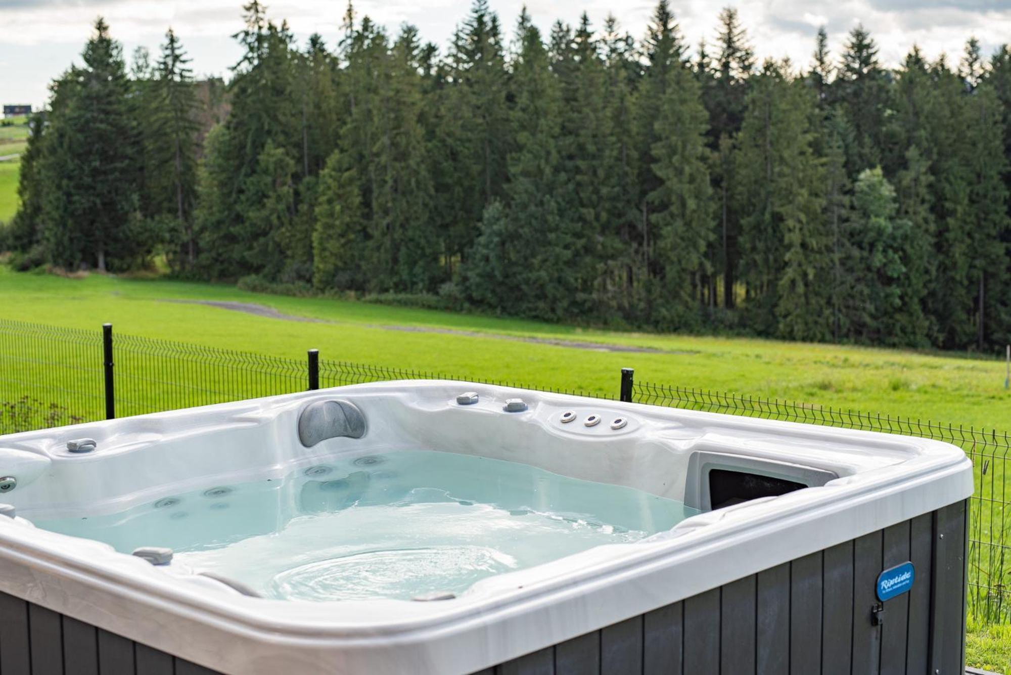 Dom Z Widokiem Na Gory I Prywatnym Jacuzzi W Zebie *